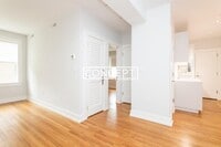 Building Photo - 17 Forest St