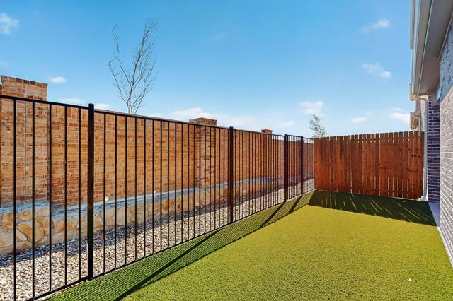 Building Photo - 740 Thorn Crk Dr