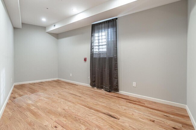 Building Photo - 2045 N College Ave