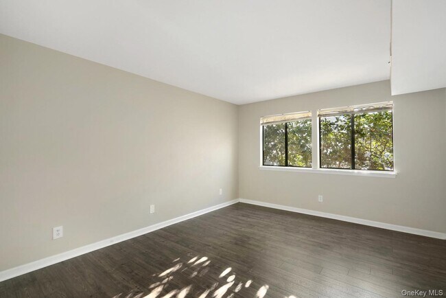 Building Photo - 157 Stonemeadow Dr