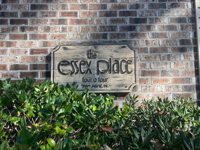 Building Photo - 2.5 Blocks to the Beach! Unfurnished 2 Bedroom, 2 Bath Condo on 1st Floor!