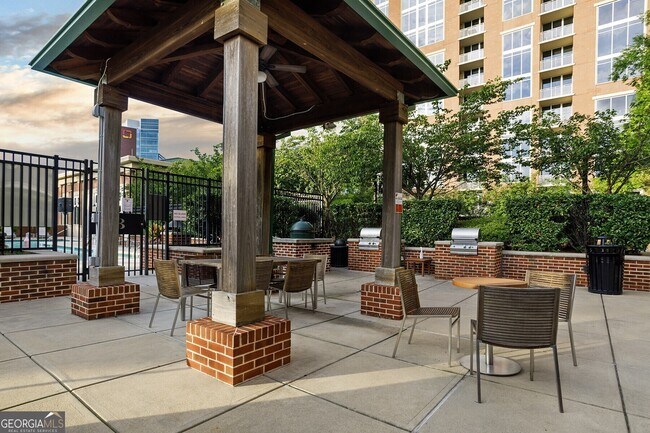 Building Photo - 1820 Peachtree Rd NE