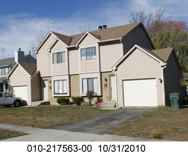 1210 Weybridge Road - 1212 Weybridge Rd