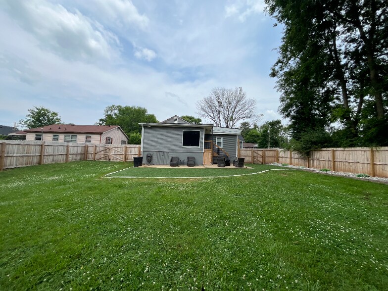 Building Photo - 1213 E 14th Ave