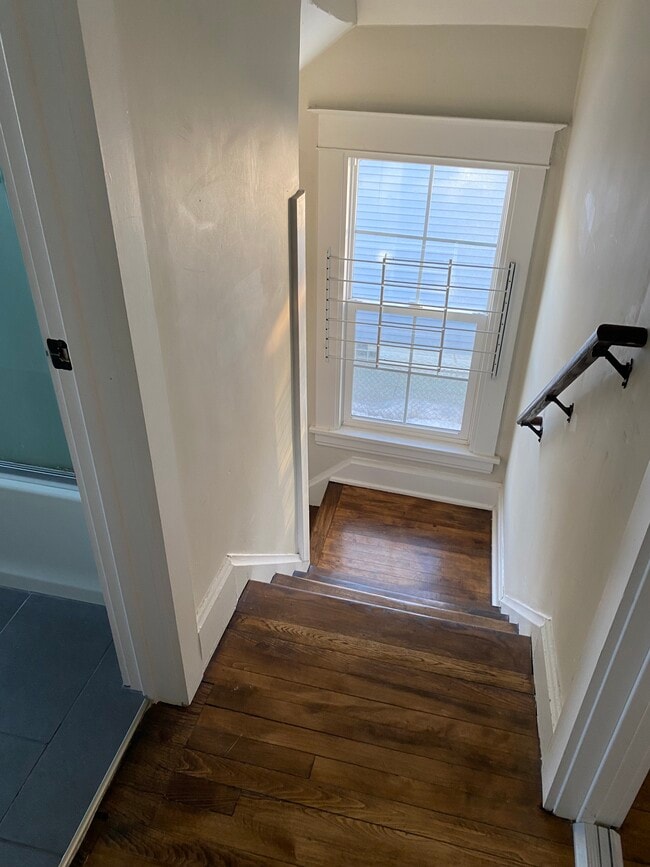 Building Photo - 1334 W Taylor Ave