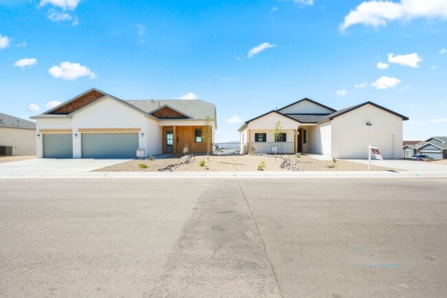 Building Photo - 4025 Boardwalk Rd