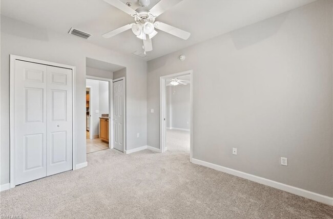 Walkin Closet in Master bedroom - 13141 Bella Casa Cir