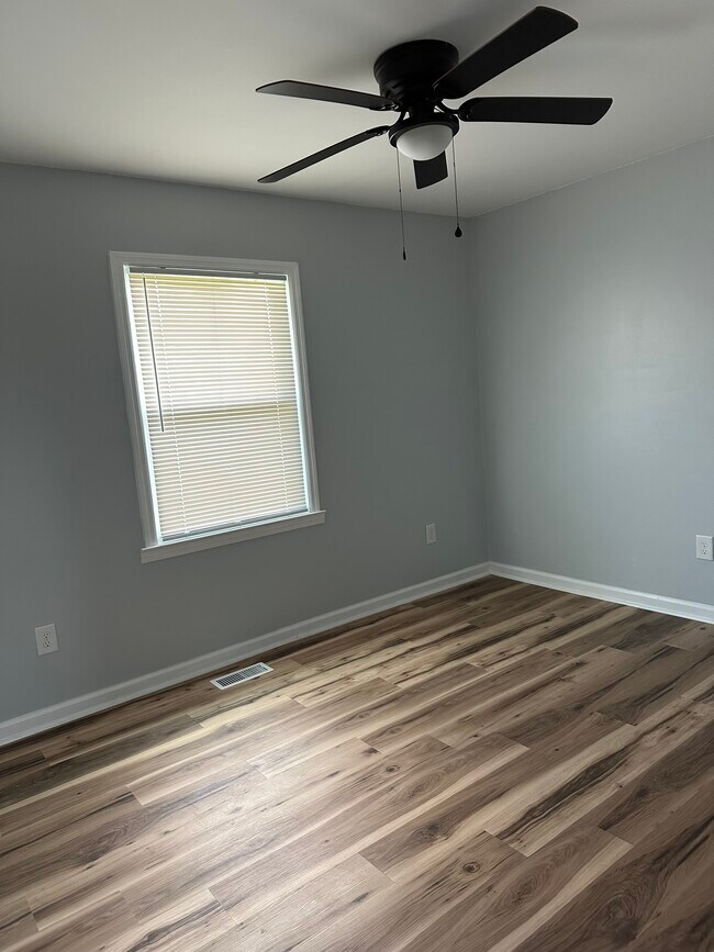 Building Photo - The Cul-de-Sac Escape