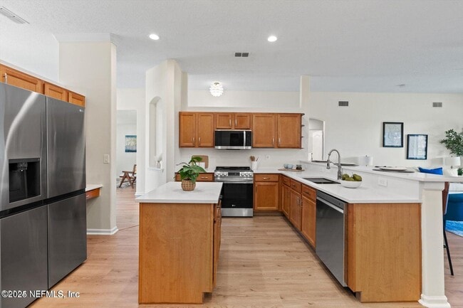 Building Photo - 12082 Brandon Lake Dr
