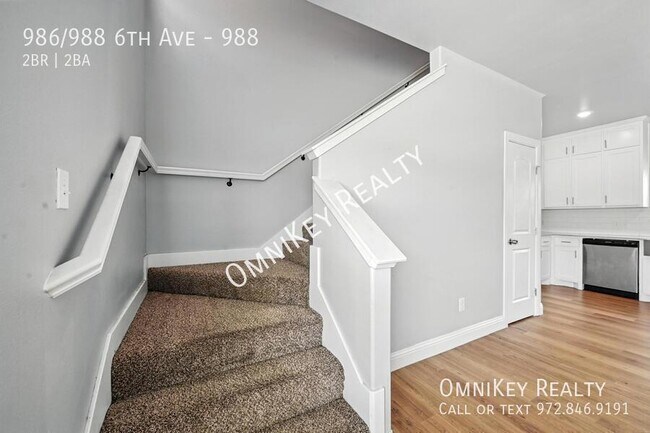Building Photo - 986/988 6th Ave-988