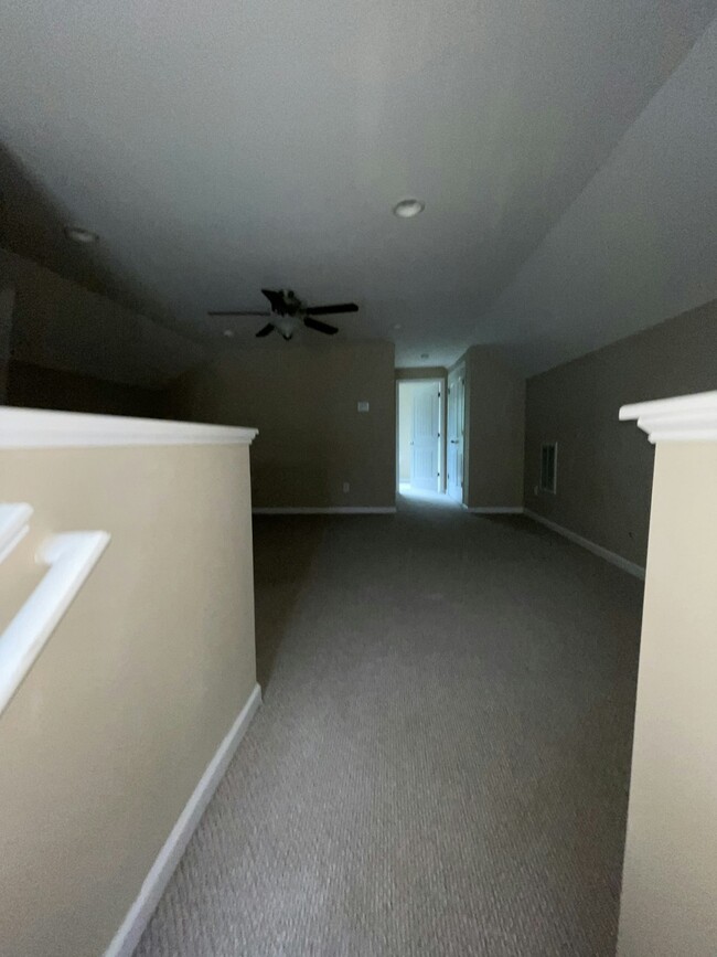 Building Photo - 318 River Oak St