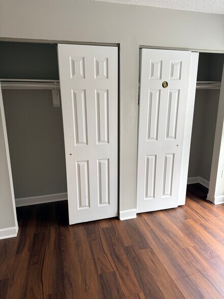 Building Photo - 32 Holly Ct