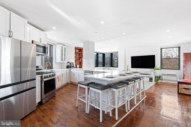 Building Photo - 2601 Pennsylvania Ave