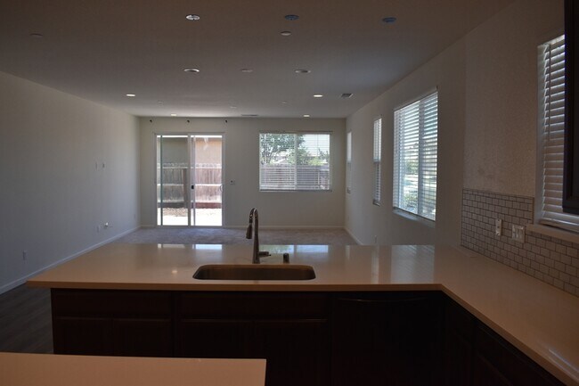Building Photo - 3591 Sunstone Ct