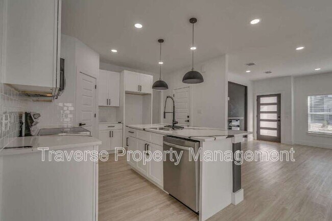 Building Photo - 3707 Penelope St