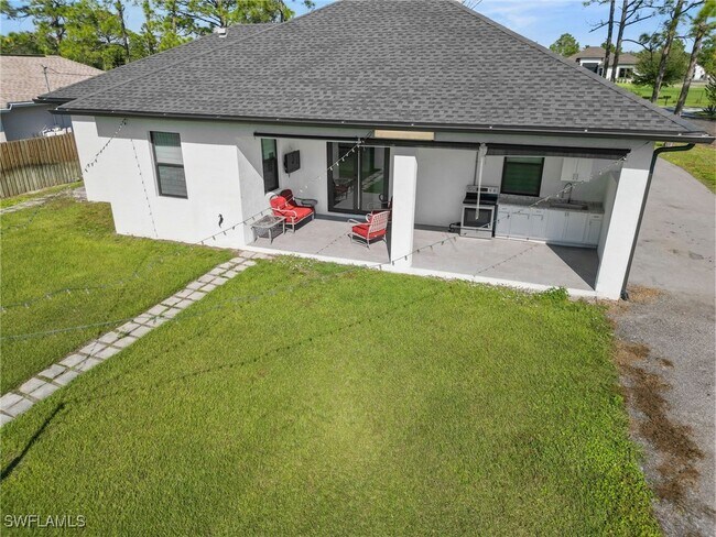 Building Photo - 2740 35th Ave NE