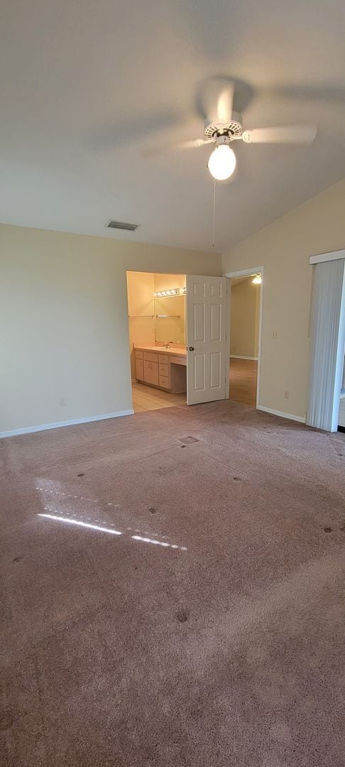 Building Photo - 3/2: Enjoy this nice spacious home in Sunrise.