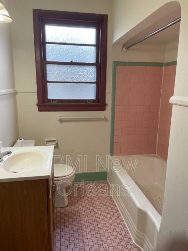 Building Photo - 3022 Serantine St