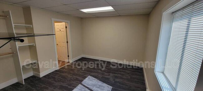 Building Photo - 3947 E Calvary Rd