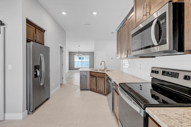 Building Photo - 5348 Lugo St