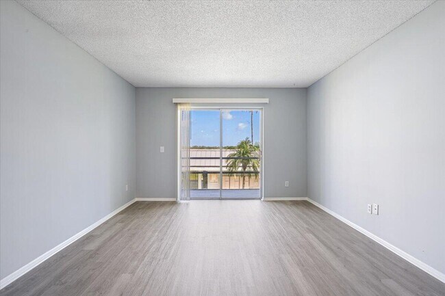 Building Photo - 1300 Seaway Dr