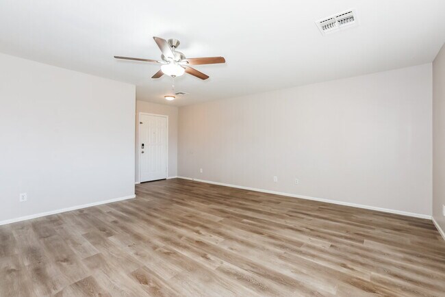 Building Photo - 1361 E Ryan Rd