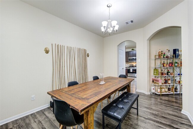 Building Photo - 3330 Madison Elm St