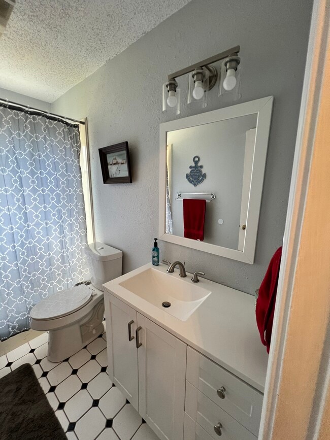 Guest bathroom - 2025 Hempstead Dr