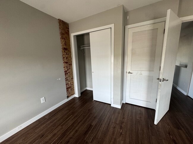 Building Photo - 4929 N 6th St