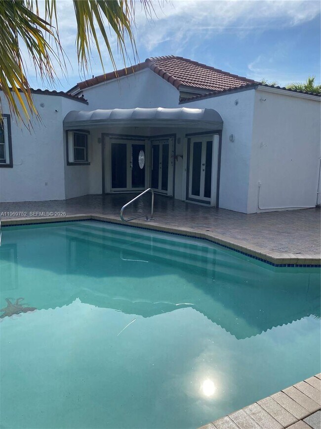 Building Photo - 720 NW 123rd Ave