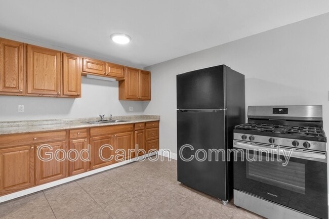 Building Photo - 5450 Creekside Ct