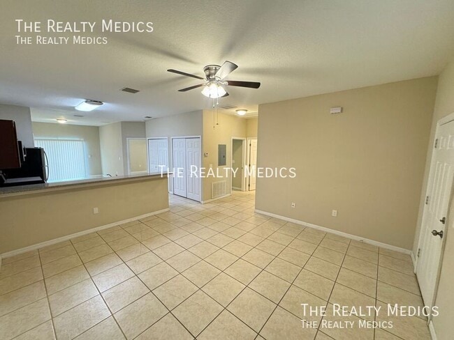 Building Photo - 548 Albatross Dr
