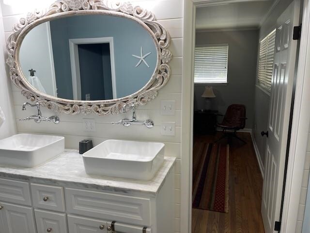 Building Photo - 2002 Greenwood Dr