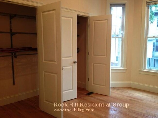 Building Photo - HOT BRIGHTON LISTING!!!!