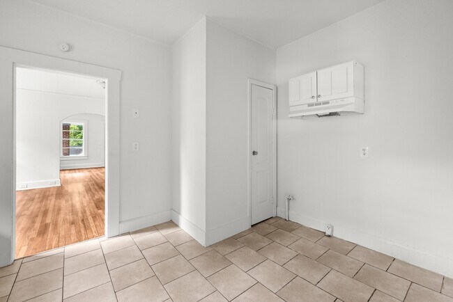 Building Photo - 5316 Court I