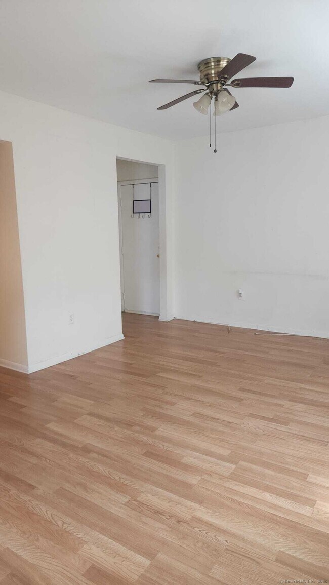 Building Photo - 33 Trowel St