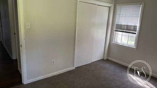 Building Photo - WINTER MOVE-IN SPECIAL: 50% OFF 1st FULL MONTH OF RENT** (**see description for details)