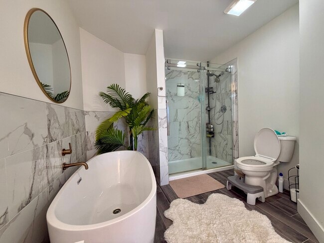 Building Photo - 2350 County Farm Ln