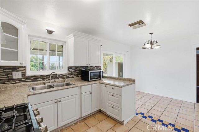 Building Photo - 3920 El Camino Dr