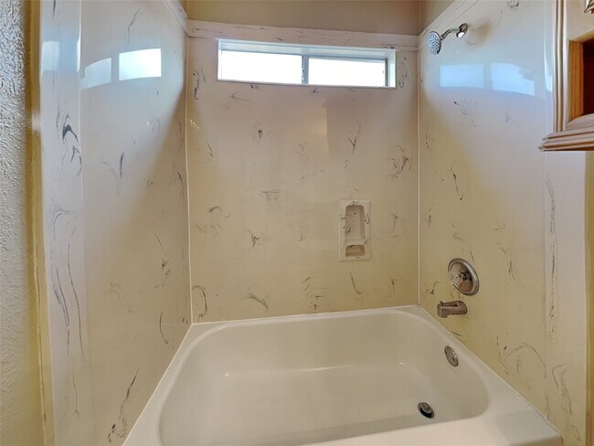 Building Photo - 2922 31st Ave N