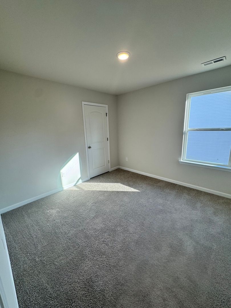 Building Photo - 914 W Sumter St