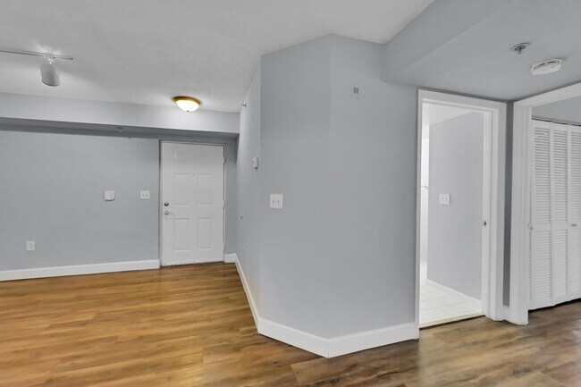 Building Photo - 3620 NW Adriatic Ln