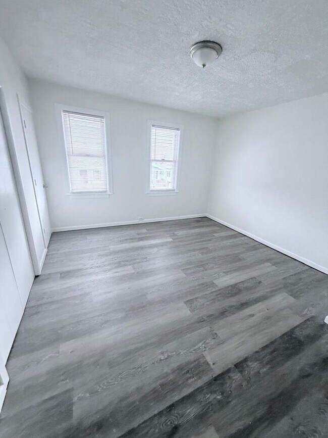 Building Photo - 4004 Storer Ave