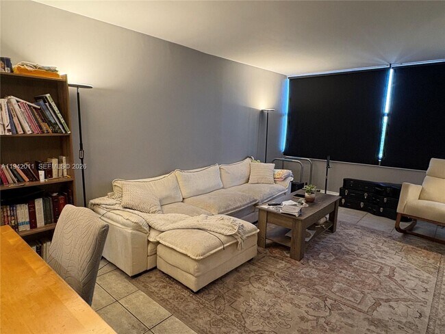 Building Photo - 1200 NE Miami Gardens Dr