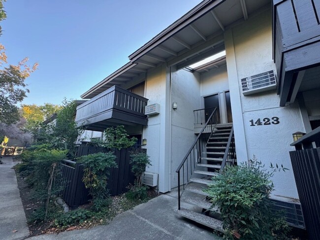 Primary Photo - Updated 1 bedroom 1 bath condo in Heather ...