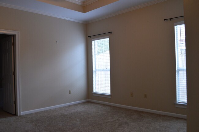 Building Photo - 18574 Lake Iris Ave