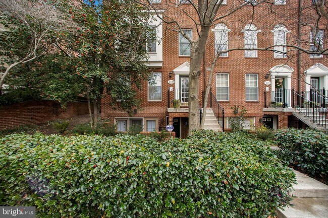 Building Photo - 2413 1/2 20th St NW