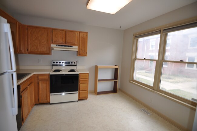 Building Photo - 206 Roundhouse Ct