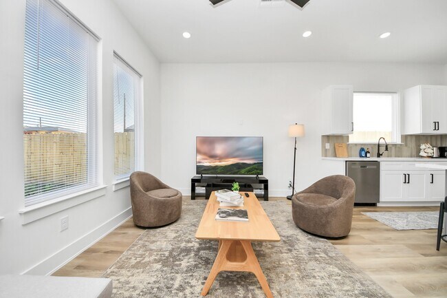 Building Photo - 3909 Maggie St