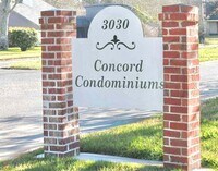 Building Photo - 2 Bedroom Upstairs Condo Located off Perki...